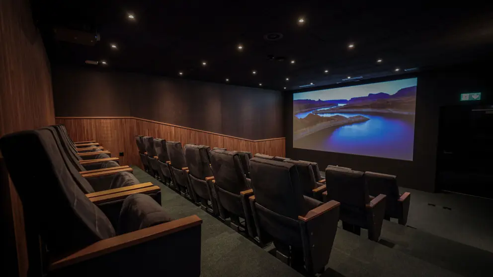 Revier Mountain Lodge Saas Fee Kino [4]