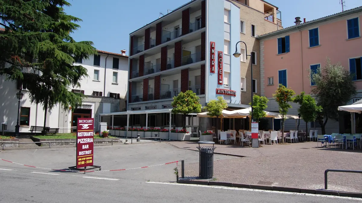 Hotel Ambra Lake Iseo Exterior