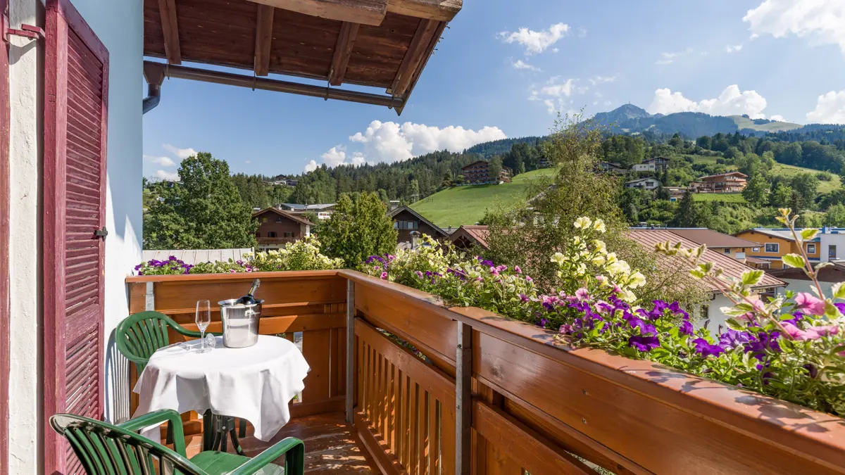 Hotel Crystal St Johann Balcony With View