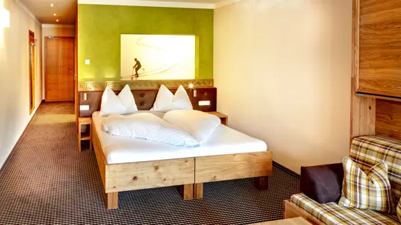 Romantik Austrian twin with balcony