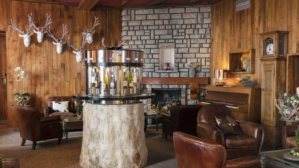 Grandes Rousses Hotel And Spa Alpe D'huez Bar And Lounge 2 [6]