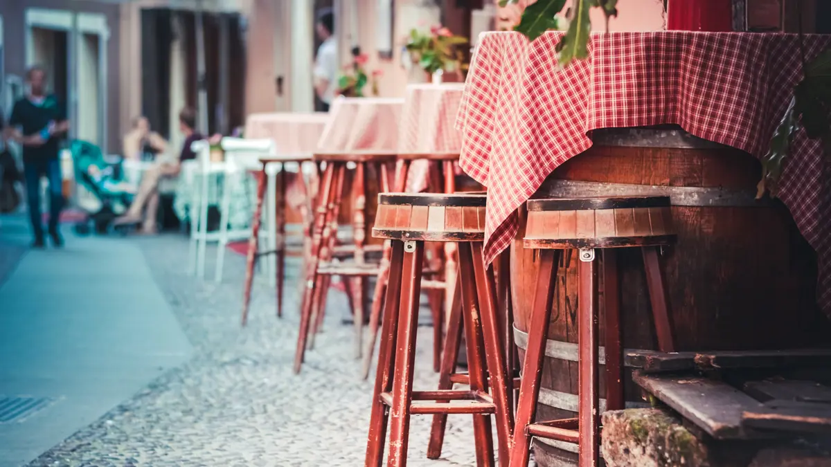 Dining Lake Garda