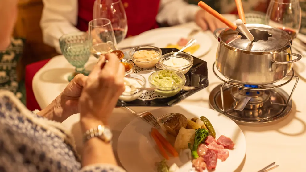 Hotel Erzberg Zurs Arlberg Austria Fondue [5]