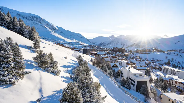 Alpe D'huez Resort View © Lionel Royet