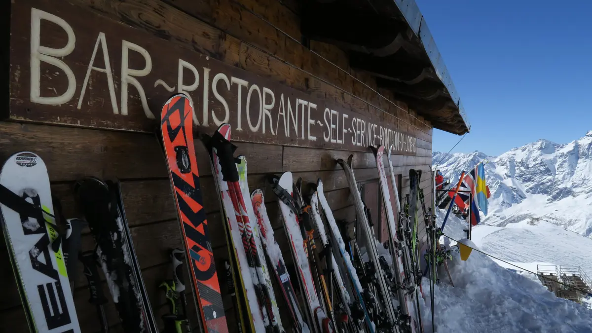 VALLE D'aosta Bar Ristorante Piste Sci Breuil Cervinia (Foto Enrico Romanzi) 0520