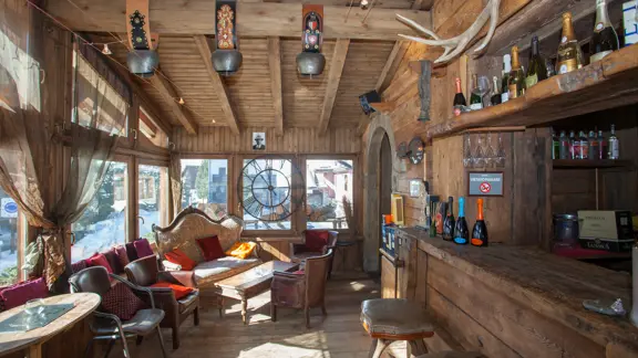 Inghams Italy Aosta Vally Cervinia Hotel Punta Maquignaz Champagne Bar.Jpg